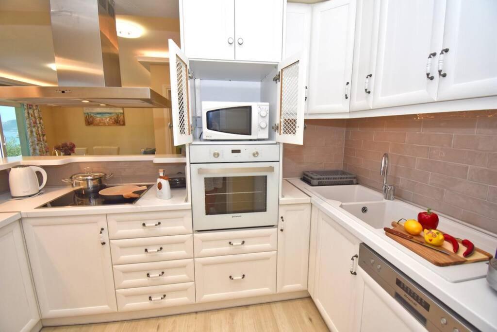 Casa Tramonto Beach View 아기오스고르디오스 외부 사진