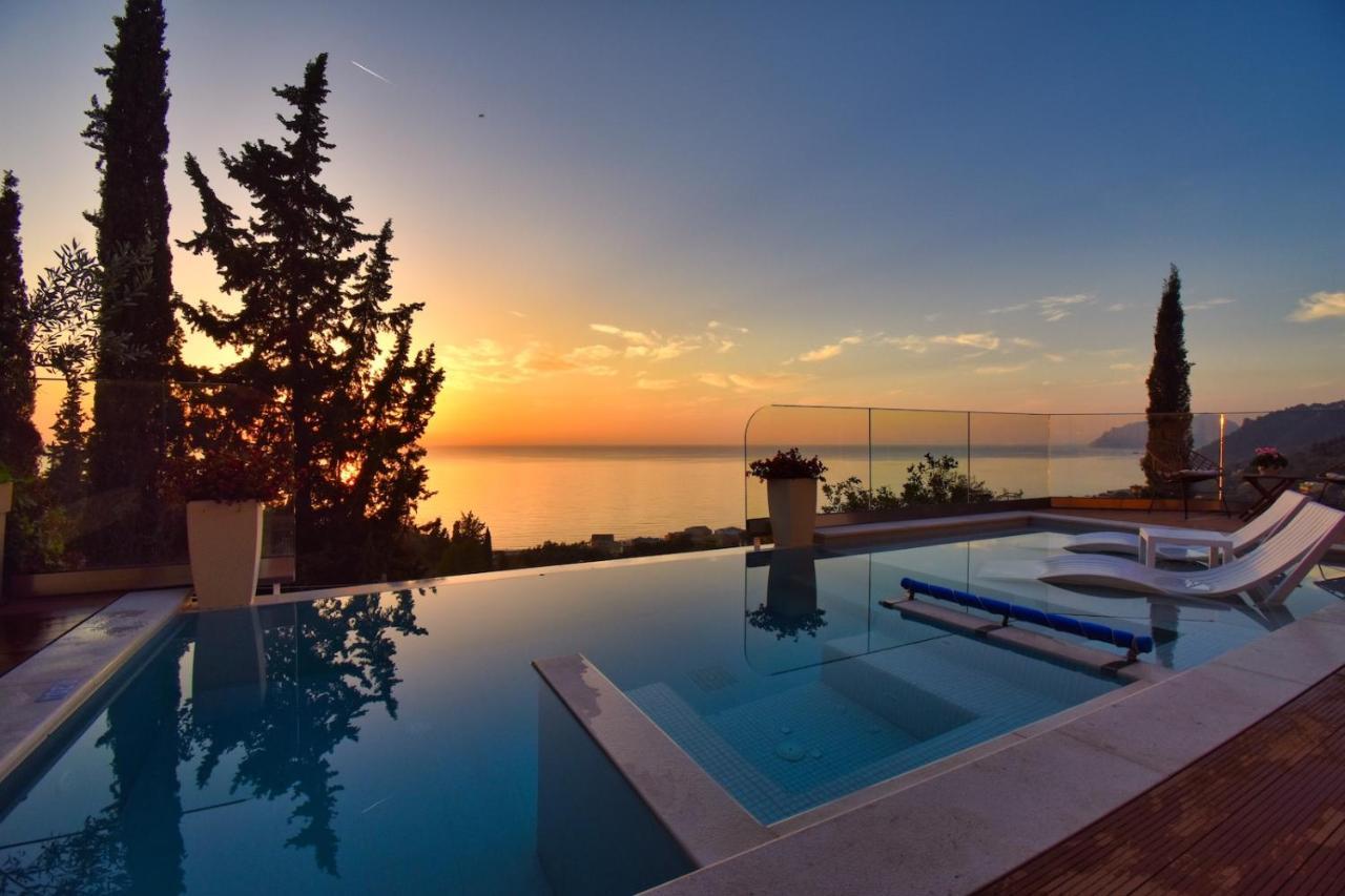 Casa Tramonto Beach View 아기오스고르디오스 외부 사진